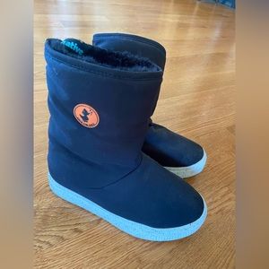 Gentle used cozy boots.